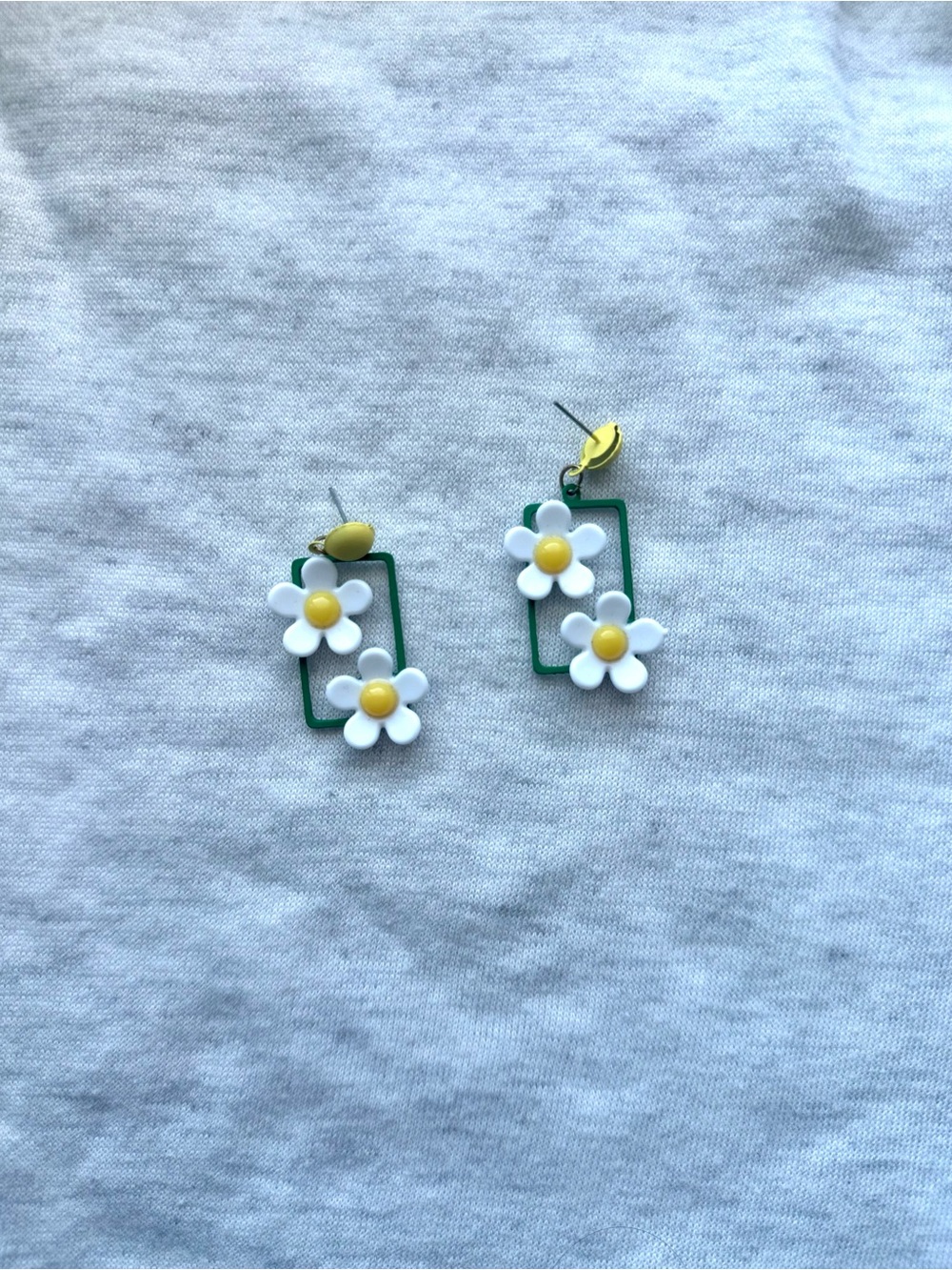 Daisy in Green Frame Metal Earrings